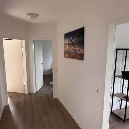 Worker - Single Beds - Free Parking - Near Duesseldorf Airport- Fair