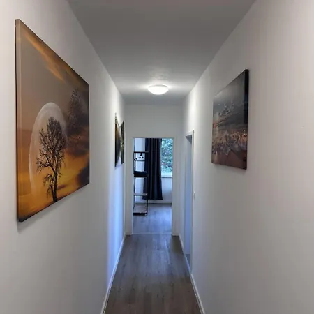 Worker - Single Beds - Free Parking - Near Duesseldorf Airport- Fair Duisburg