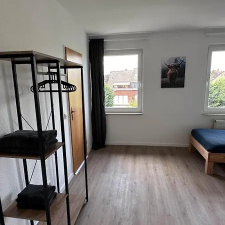 Worker - Single Beds - Free Parking - Near Duesseldorf Airport- Fair