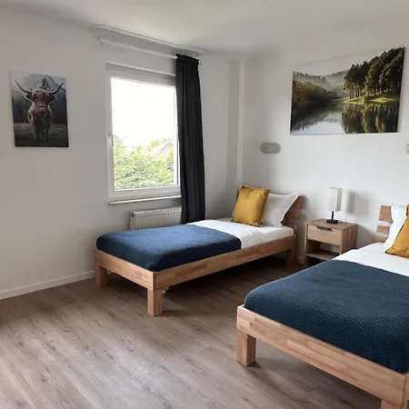 Worker - Single Beds - Free Parking - Near Duesseldorf Airport- Fair Duisburg