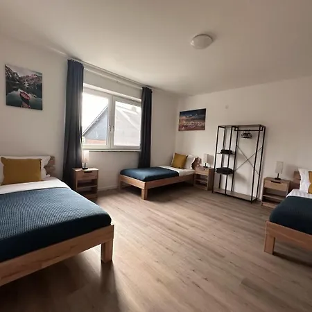 Worker - Single Beds - Free Parking - Near Duesseldorf Airport- Fair * Duisburg