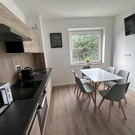 Worker - Single Beds - Free Parking - Near Duesseldorf Airport- Fair