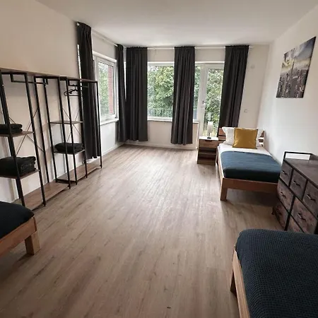 Worker - Single Beds - Free Parking - Near Duesseldorf Airport- Fair Apartmán *