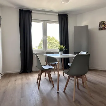 Worker - Single Beds - Free Parking - Near Duesseldorf Airport- Fair Apartmán