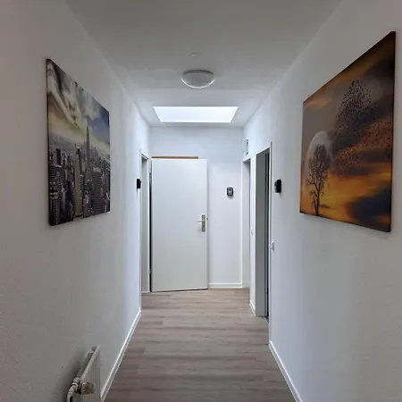 Worker - Single Beds - Free Parking - Near Duesseldorf Airport- Fair Apartmán *