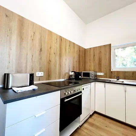 Worker - Single Beds - Free Parking - Near Duesseldorf Airport- Fair