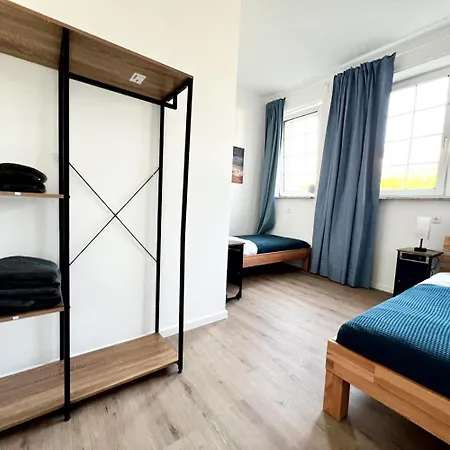 Worker - Single Beds - Free Parking - Near Duesseldorf Airport- Fair Apartmán