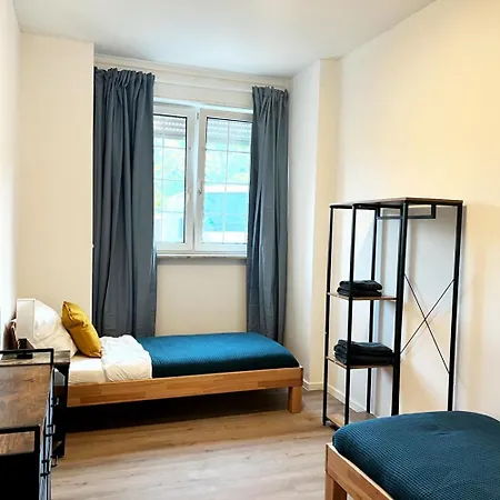 Worker - Single Beds - Free Parking - Near Duesseldorf Airport- Fair Apartmán