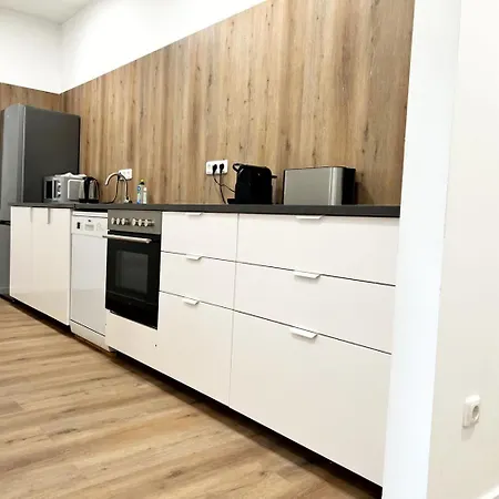 Worker - Single Beds - Free Parking - Near Duesseldorf Airport- Fair Duisburg
