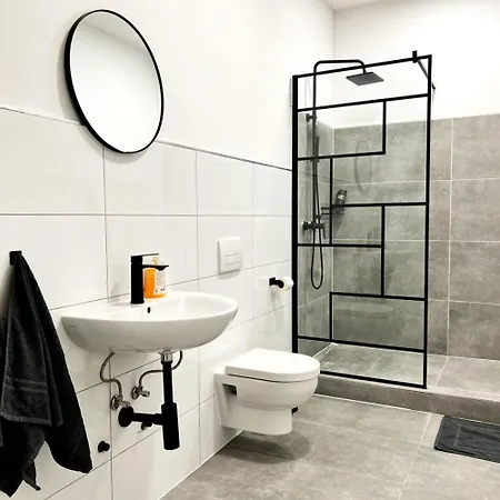 Worker - Single Beds - Free Parking - Near Duesseldorf Airport- Fair Duisburg