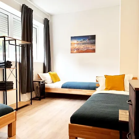 Worker - Single Beds - Free Parking - Near Duesseldorf Airport- Fair * Duisburg