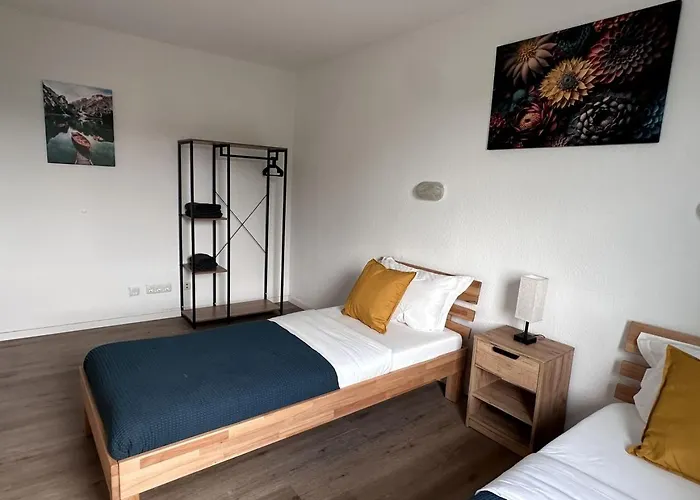 Apartamento 9 Min To Dus Airport & 17 Min To Dus Messe 3*