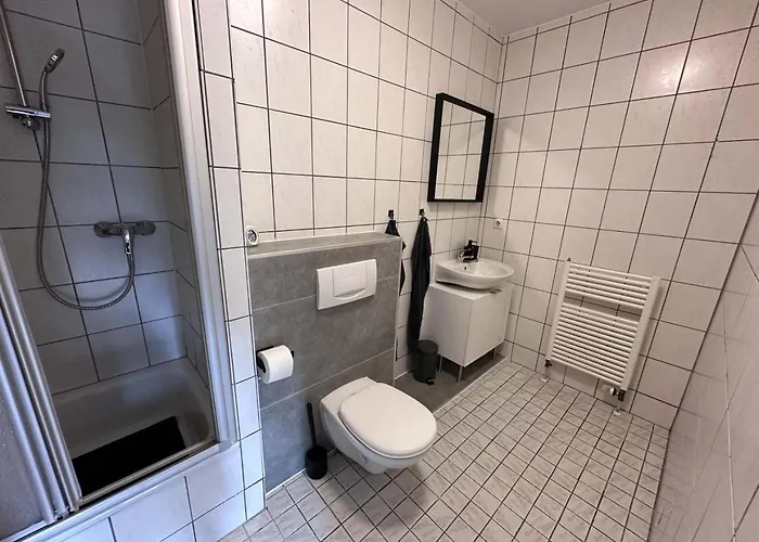 9 Min To Dus Airport & 17 Min To Dus Messe 3*