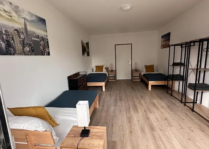 Apartamento 9 Min To Dus Airport & 17 Min To Dus Messe 3*