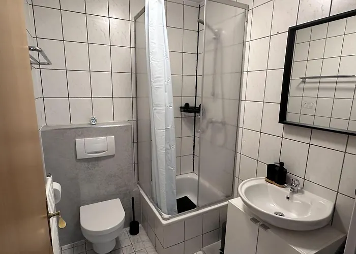 9 Min To Dus Airport & 17 Min To Dus Messe