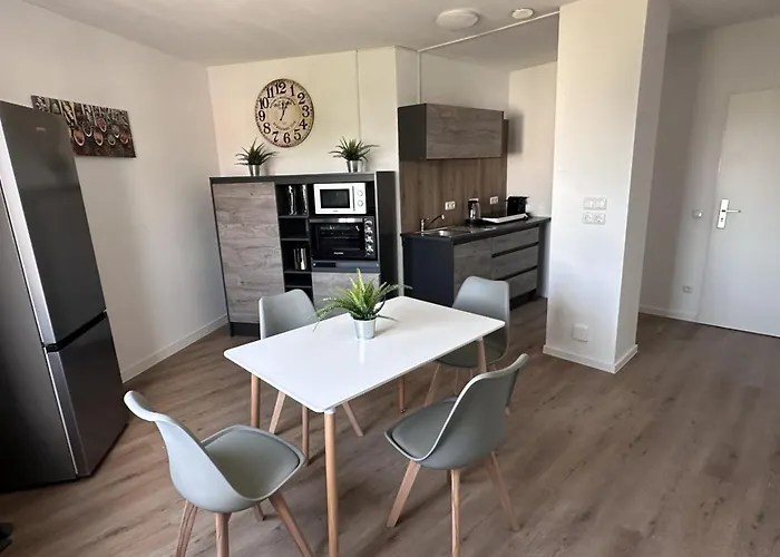 9 Min To Dus Airport & 17 Min To Dus Messe 3* Duisburgo