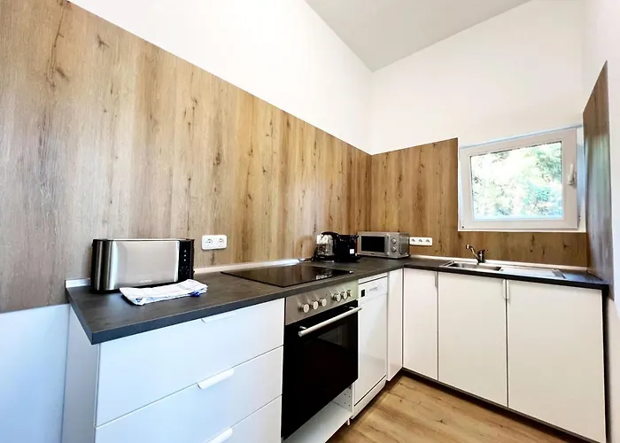 9 Min To Dus Airport & 17 Min To Dus Messe