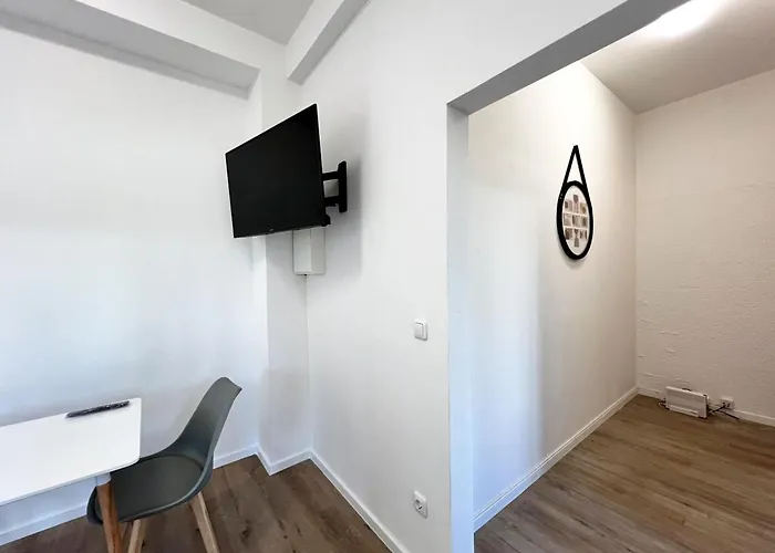 9 Min To Dus Airport & 17 Min To Dus Messe