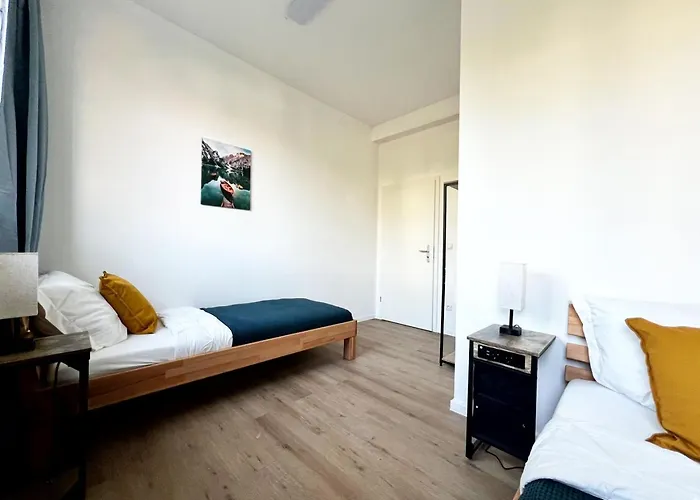 9 Min To Dus Airport & 17 Min To Dus Messe 3*