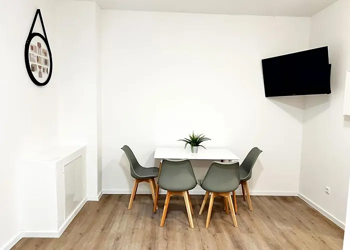 9 Min To Dus Airport & 17 Min To Dus Messe 3* Duisburgo